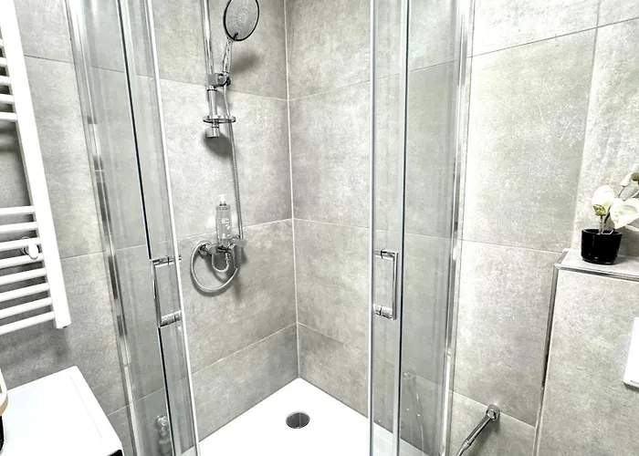 Ideale City-wohnung Mit 2 Schlafzimmern & Parking * Дортмунд