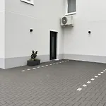 Ideale City-wohnung Mit 2 Schlafzimmern & Parking