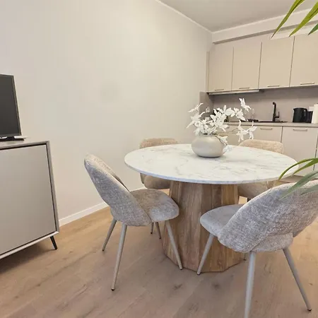 Ideale City-wohnung Mit 2 Schlafzimmern & Parking * Dortmund